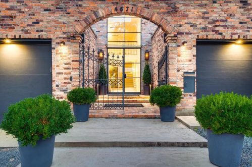 4671 Christopher Pl, Dallas TX  75204-1610 exterior