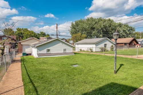 5441 Lisette Ave, Saint Louis MO 63109-3719 exterior