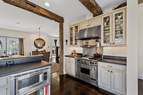 2332 Divot Dr, Saint Louis MO 63131-3240 exterior