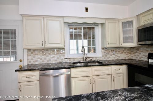 127 Charlton Ave, Hasbrouck Heights NJ 07604-1507 exterior