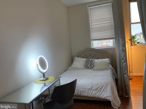 1802 11 St, Washington DC 20001-4018 exterior