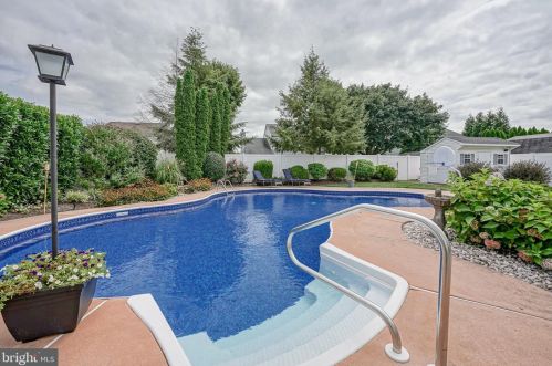 9 Flemish Way, Lumberton Township, NJ 08048-4527