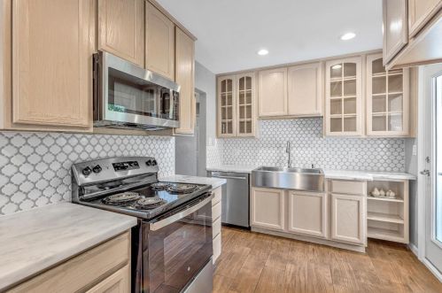 1323 School St, Folsom CA  95630-3335 exterior