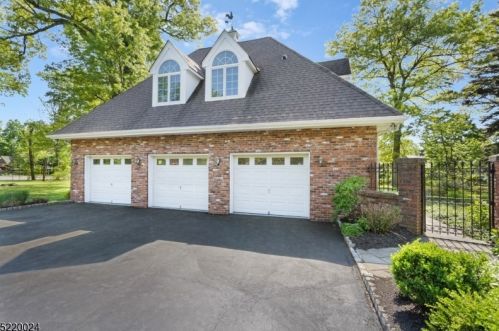 6 Normandy Pkwy, Morristown NJ exterior