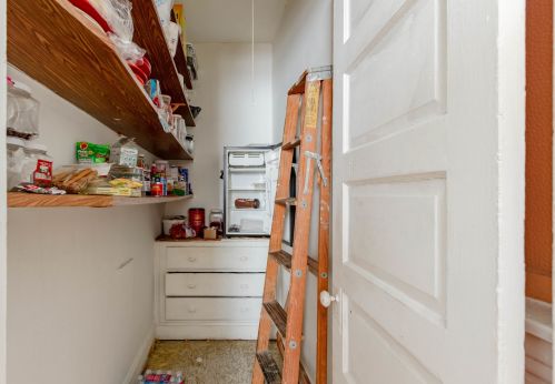 2655 Kedvale Ave, Chicago IL 60623-4324 exterior