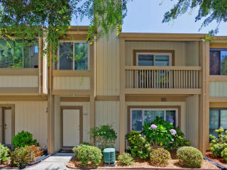 1127 Bismarck Ln, Alameda, CA 94502-6935