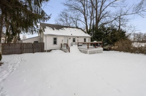 4 Ludington Rd, Worcester MA 01602-3223 exterior