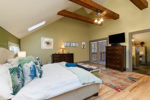 665 Shelby St, Gary IN 46403-2254 exterior