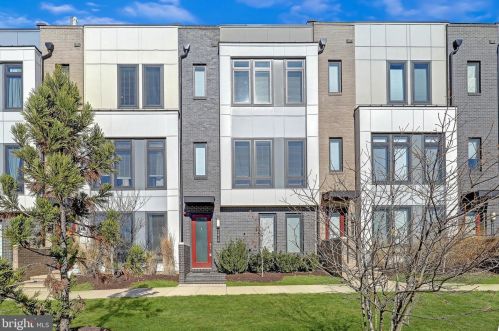 2819 Eisenhower Ave, Alexandria VA  22314-4556 exterior