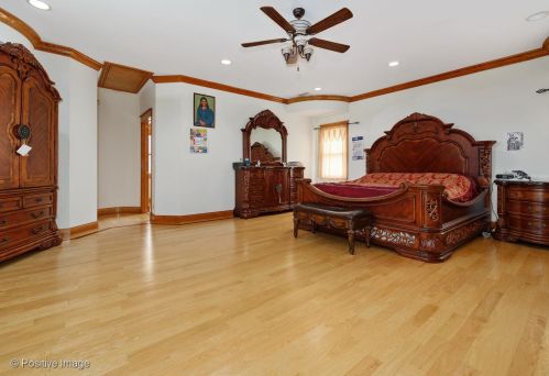 837 Linden Ave, Elmhurst IL 60126-4538 exterior