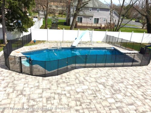 2 Windsor Dr, West Long Branch, NJ 07764-1237