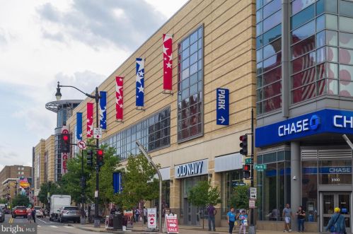 780 Lamont St, Washington DC  20010-1527 exterior