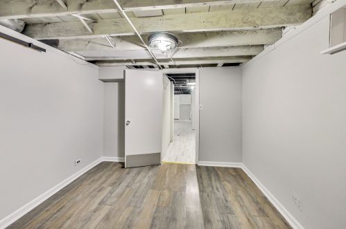 6878 Lehigh Ave, Chicago IL  60646-1406 exterior