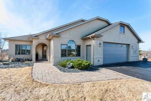 2714 Northridge Dr, Duluth, MN 55811-4210