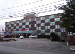 399 Grove St, Newton, MA 02462-1202