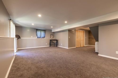 20 Robin Rd, Seymour CT 06483-3225 exterior