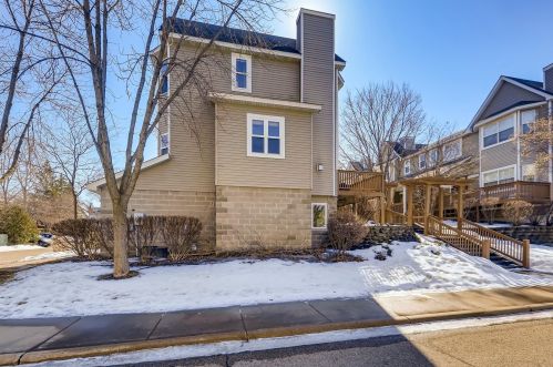 12 River Bend Pl, Chaska, MN 55318-3303