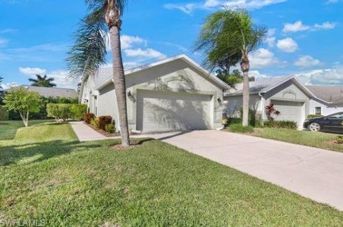 5485 Whitten Dr, Naples, FL 34104-5316