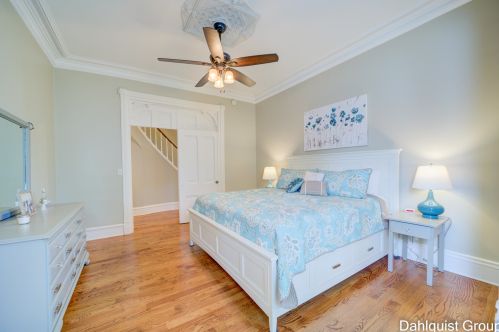 523 Clay Ave, Meskegon MI 49440-1002 exterior