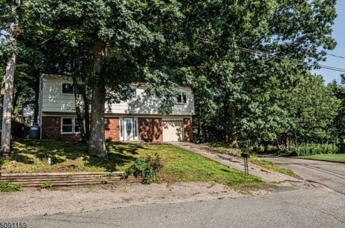 101 Pocono Trl, Hopatcong NJ  07843-1009 exterior