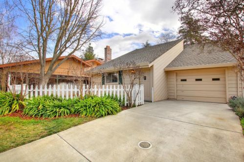 1314 Marina Cir, Davis CA 95616-2728 exterior