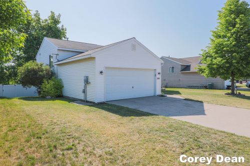 350 Tall Grass Dr, Cedar Springs, MI 49319-8669