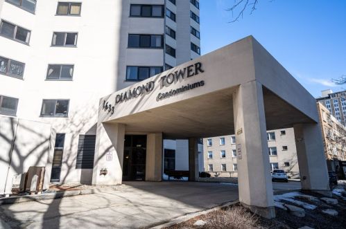 1633 Prospect Ave, Milwaukee WI  53202-2494 exterior