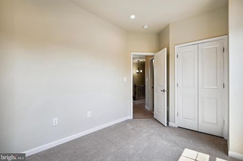 1610 Eastern Ave, Washington DC  20019-2708 exterior