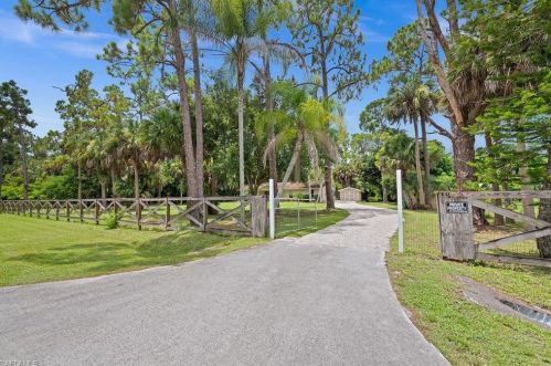311 2nd St, Naples, FL 34120-2007