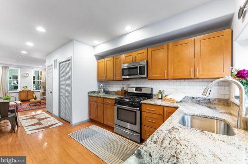 2238 Gerritt St, Philadelphia PA 19147-5821 exterior