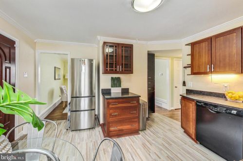 903 Robin Rd, Silver Spring MD  20901-1872 exterior