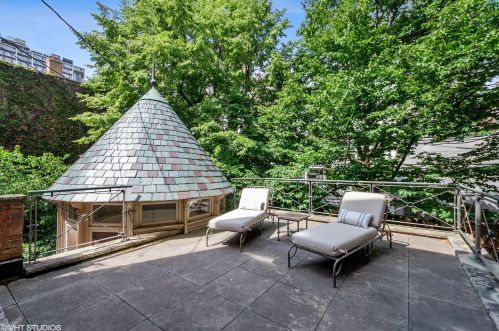 1442 Astor St, Chicago IL  60610-1615 exterior