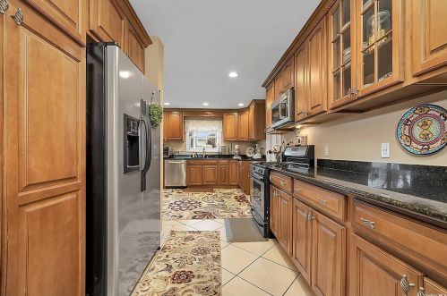 22 Lyons St, Huntington Station NY 11747-1000 exterior