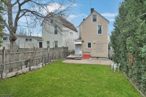 33 Liberty St, Town Center NJ 07052-5501 exterior