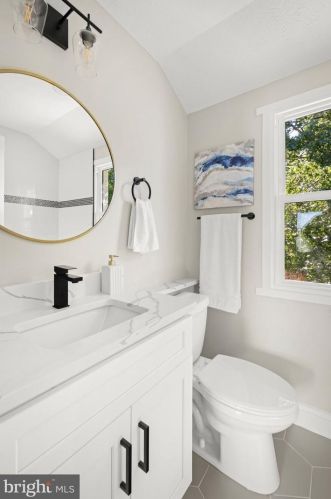 6106 Kings Hwy, Alexandria VA 22303-2416 exterior