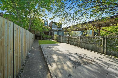 5919 Indiana Ave, Chicago IL 60637-1316 exterior