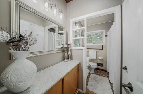 1697 Cotswold Dr, Atlanta GA exterior