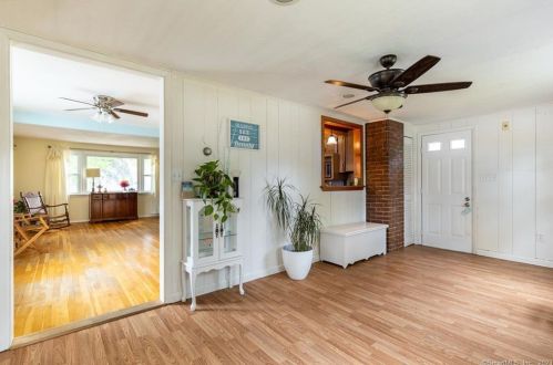 736 Hillside Ave, Hartford CT 06106-4514 exterior