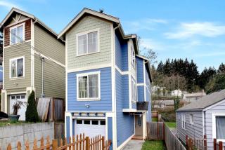 5447 30th Ave, Seattle WA  98105-3140 exterior