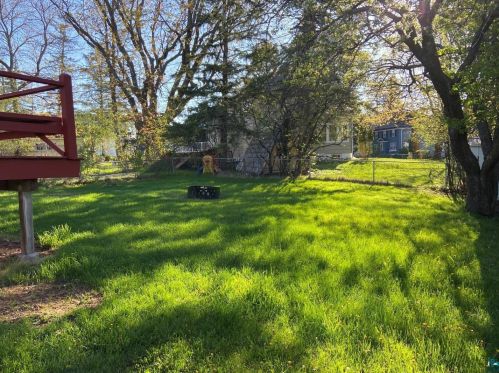 810 Woodland Ave, Duluth MN 55812-1113 exterior