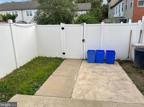 706 13th St, Philadelphia PA  19123-0024 exterior