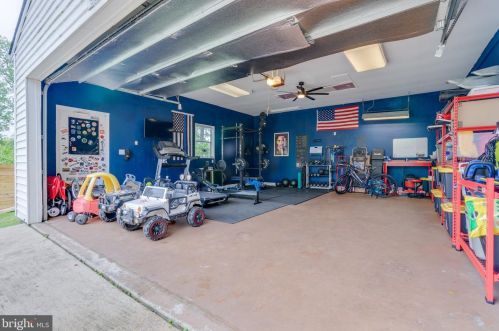 2813 Memorial St, Alexandria VA  22306-1743 exterior