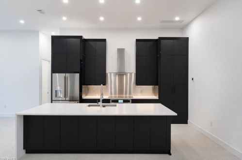 507 107 Ave, Naples FL 34108-1859 exterior