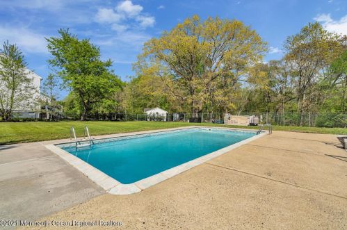 1120 Farmingdale Rd, Jackson Twp NJ  08527-1380 exterior