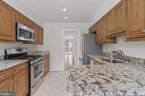 11817 Becket St, Rockville MD  20854-2123 exterior