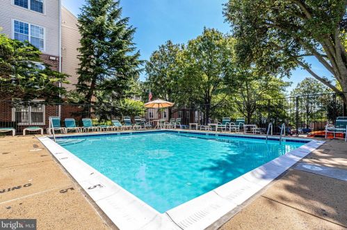 244 Reynolds St, Alexandria VA 22304-4463 exterior