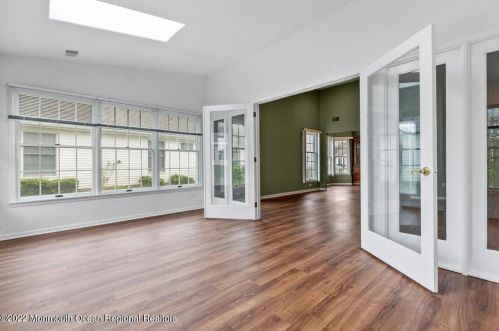 313 Devon St, Lakehurst NJ 08759-4636 exterior