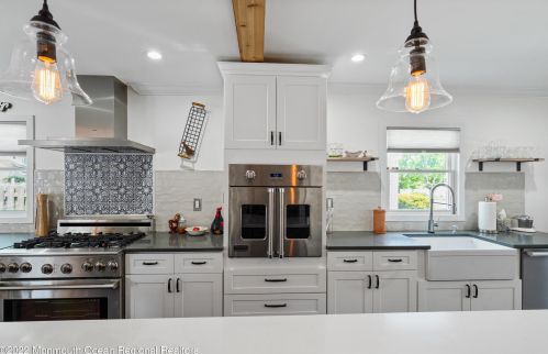 1231 Fleming Ave, Point Pleasant Beach NJ 08742-4040 exterior