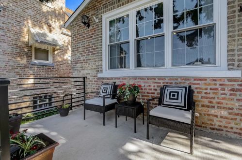 5845 Melrose St, Chicago, IL 60634-4339