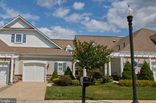 9 Falcon Ct, Trenton, NJ 08690-2466